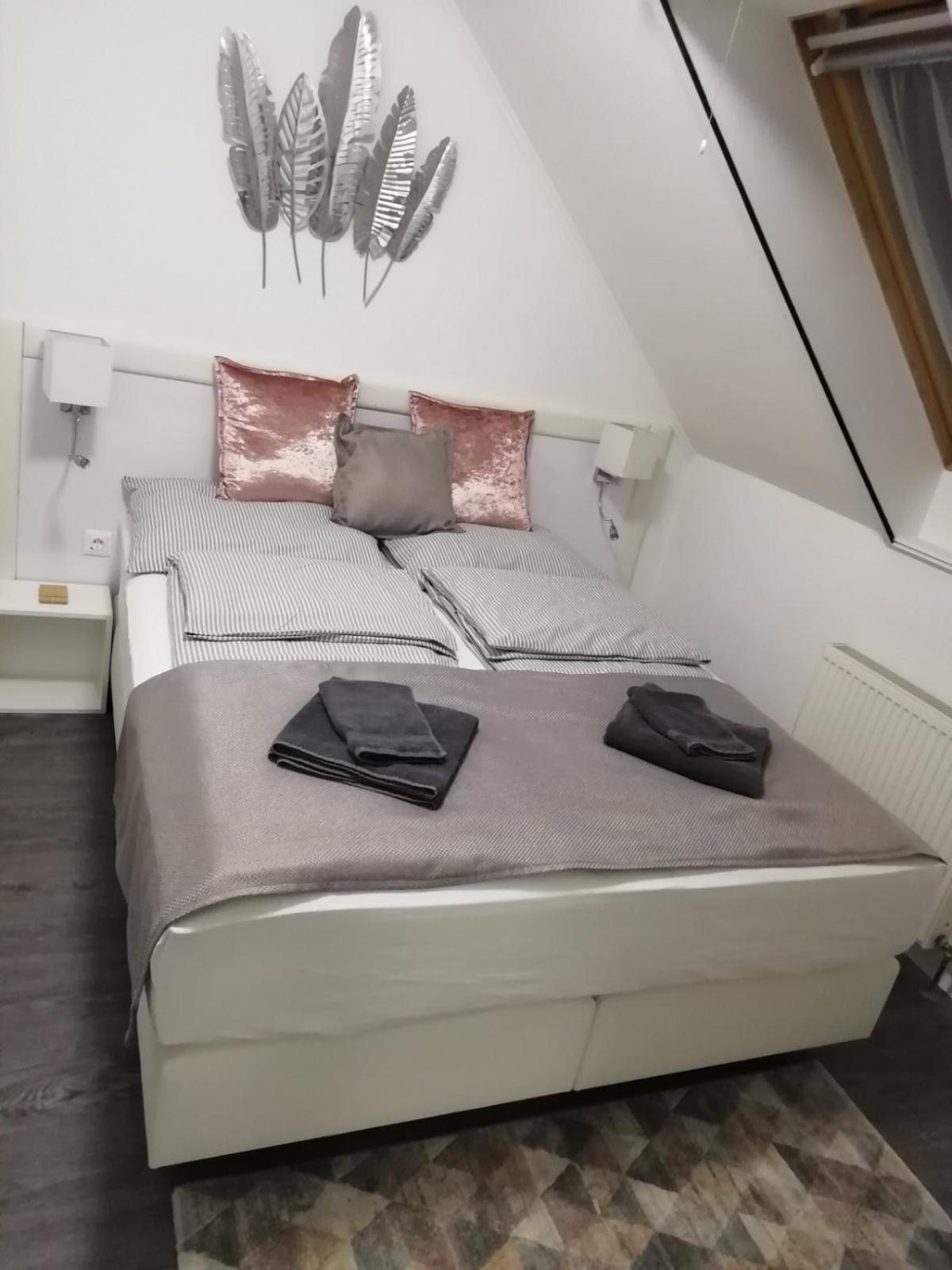 埃格尔Salvus Apartman公寓 外观 照片